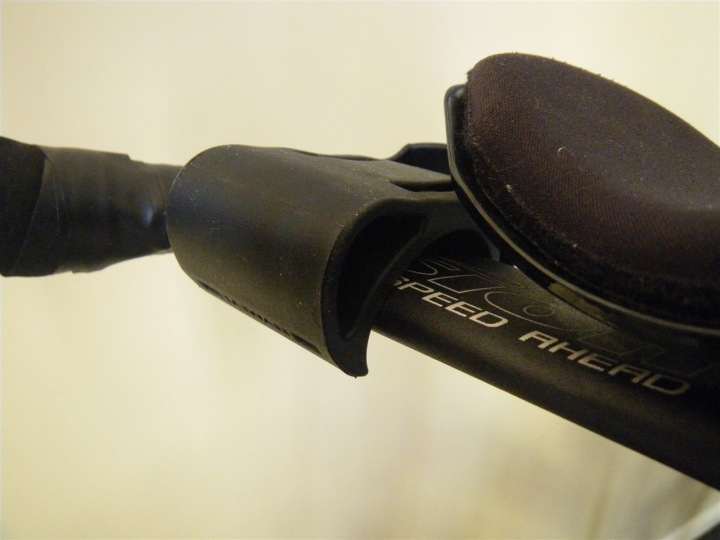 Garmin 405 on aerobars Garmin 405 on aerobars