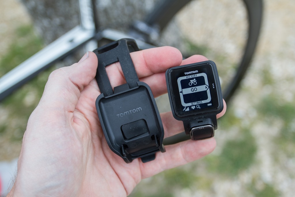 tomtom runner cardio charger