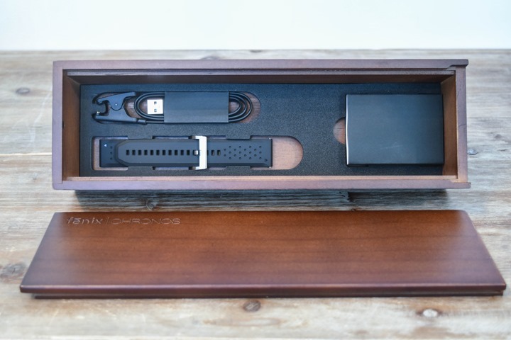 Garmin-Chronos-Unboxing-Opened-Up