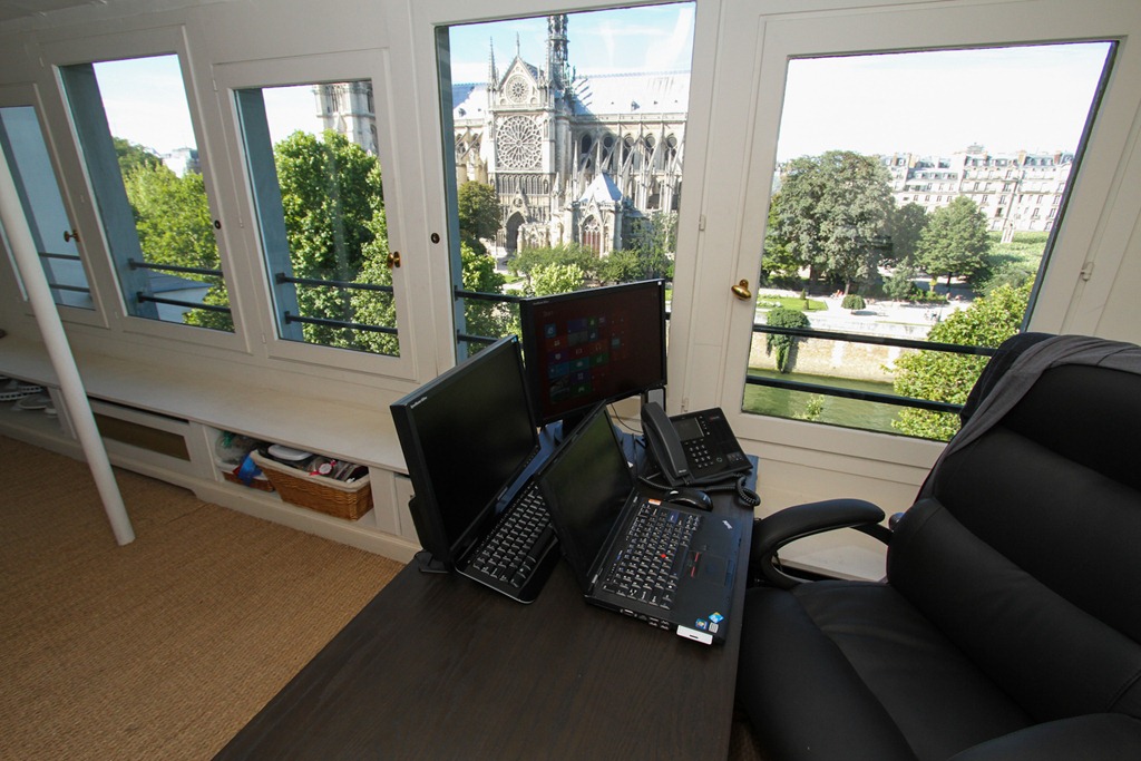 Paris Blog House Hunters International Part Ii Dc Rainmaker Again Still Some Work To Do Especially In The Arts Decoration And Bike Hanging Department But It S A Start Today Our Art Primarily Consists Of Two