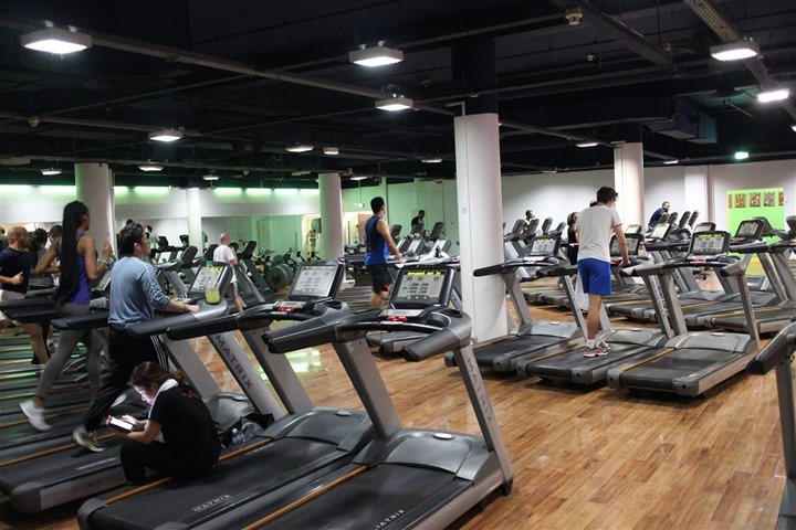 A lot of treadmills A lot of treadmills