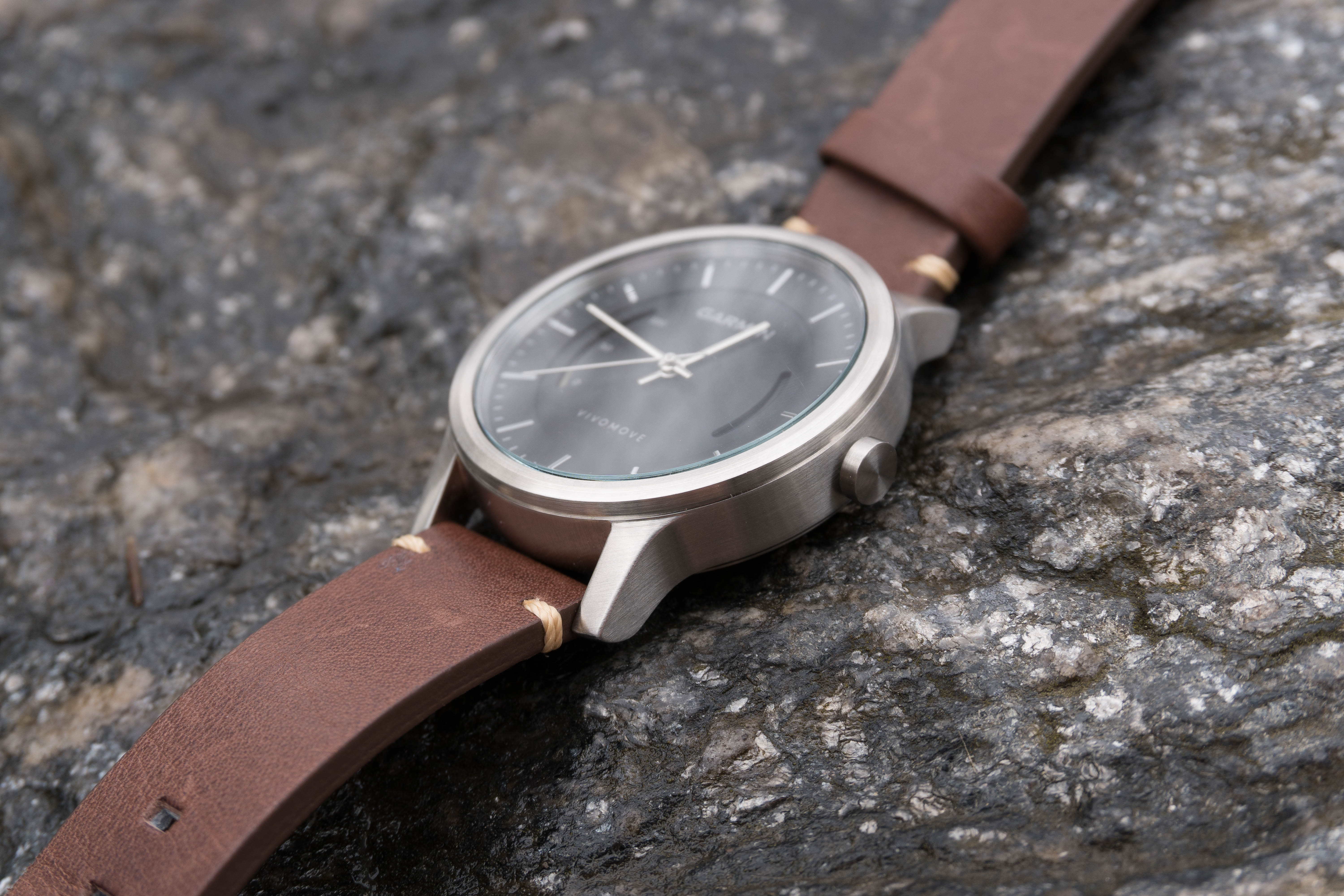 garmin vivomove classic review