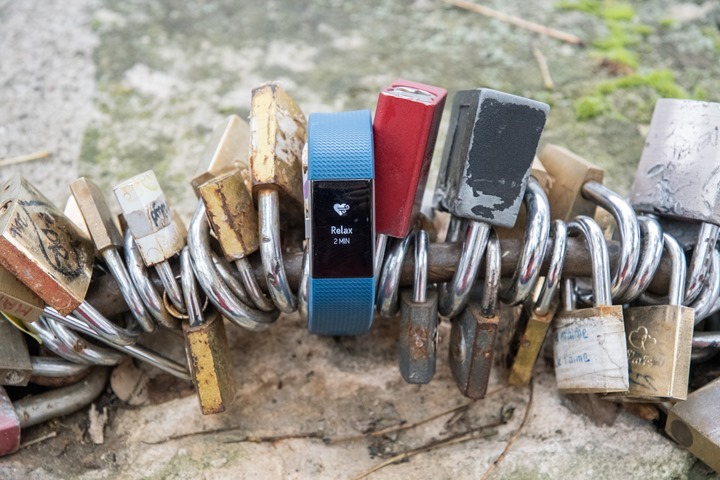 Fitbit-Charge2-Relaxing