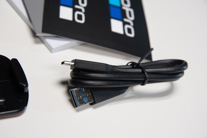 GoPro-Hero7-Black-Unboxing-USB-Cord